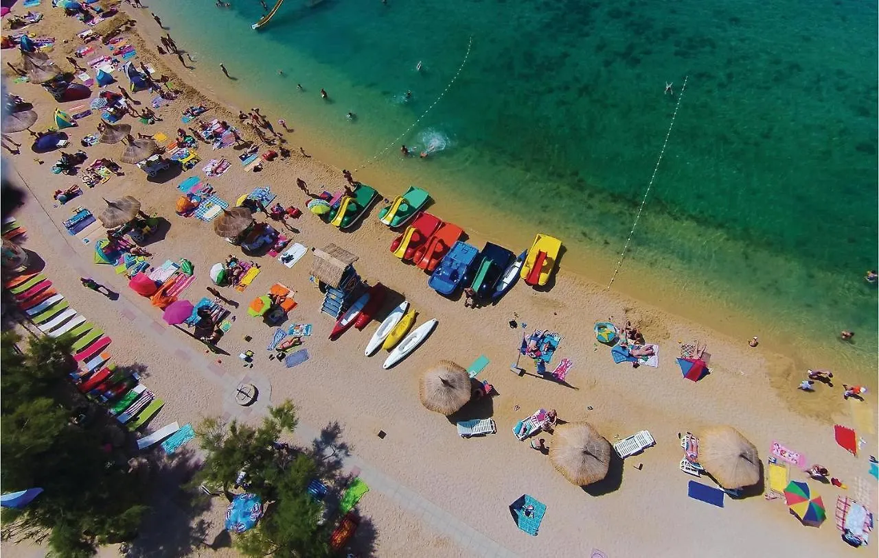 1 Bedroom Cozy Apartment In Mandre Croatia