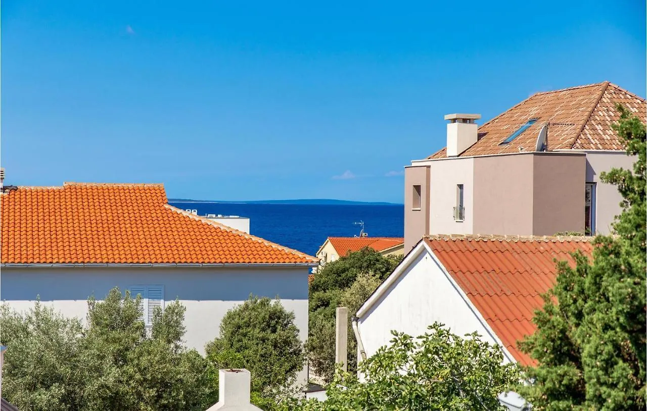 1 Bedroom Cozy Apartment In Mandre